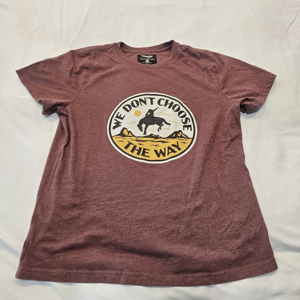 Wrangler Yellowstone Dusty Maroon Graphic Tee - Short Sleeve Large